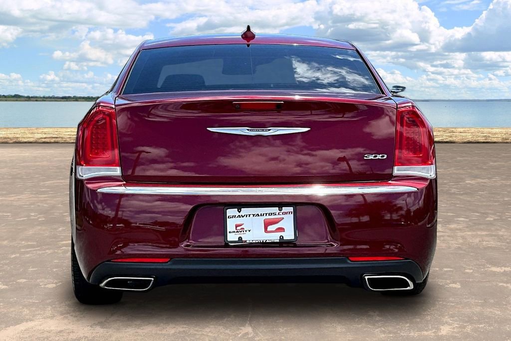 Used 2020 Chrysler 300 Limited RWD image 5