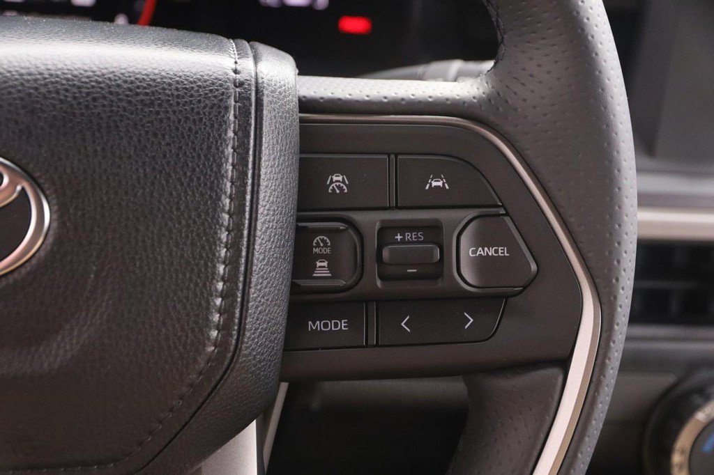 New 2026 Toyota 4Runner SR5 AWD/4WD image 13