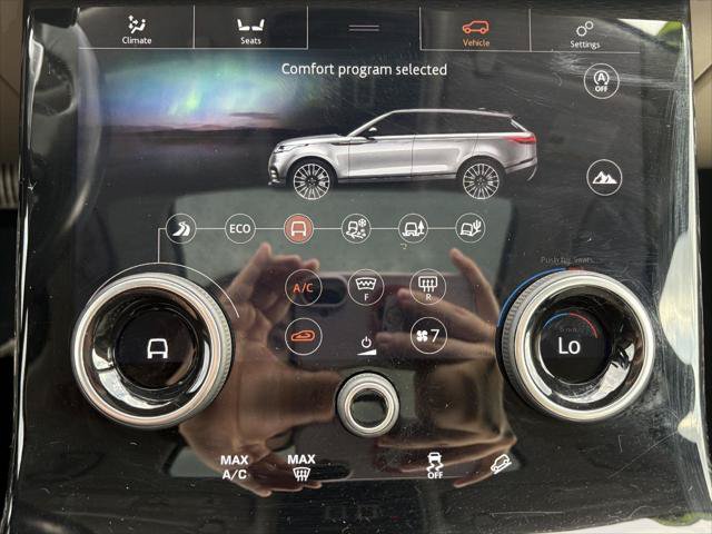 Used 2019 Land Rover Range Rover Velar R-Dynamic SE AWD/4WD image 17
