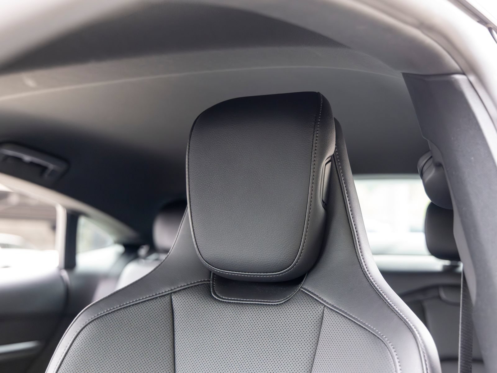 Certified 2025 Porsche Taycan RWD image 33