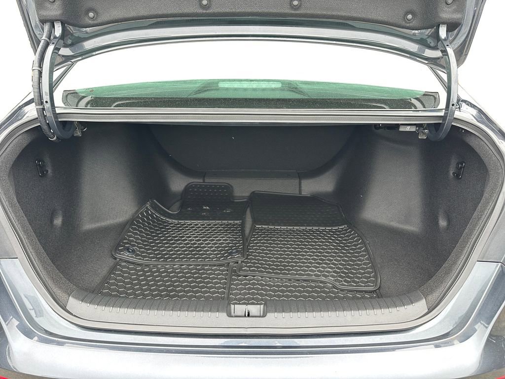 Used 2025 Honda Accord LX image 18