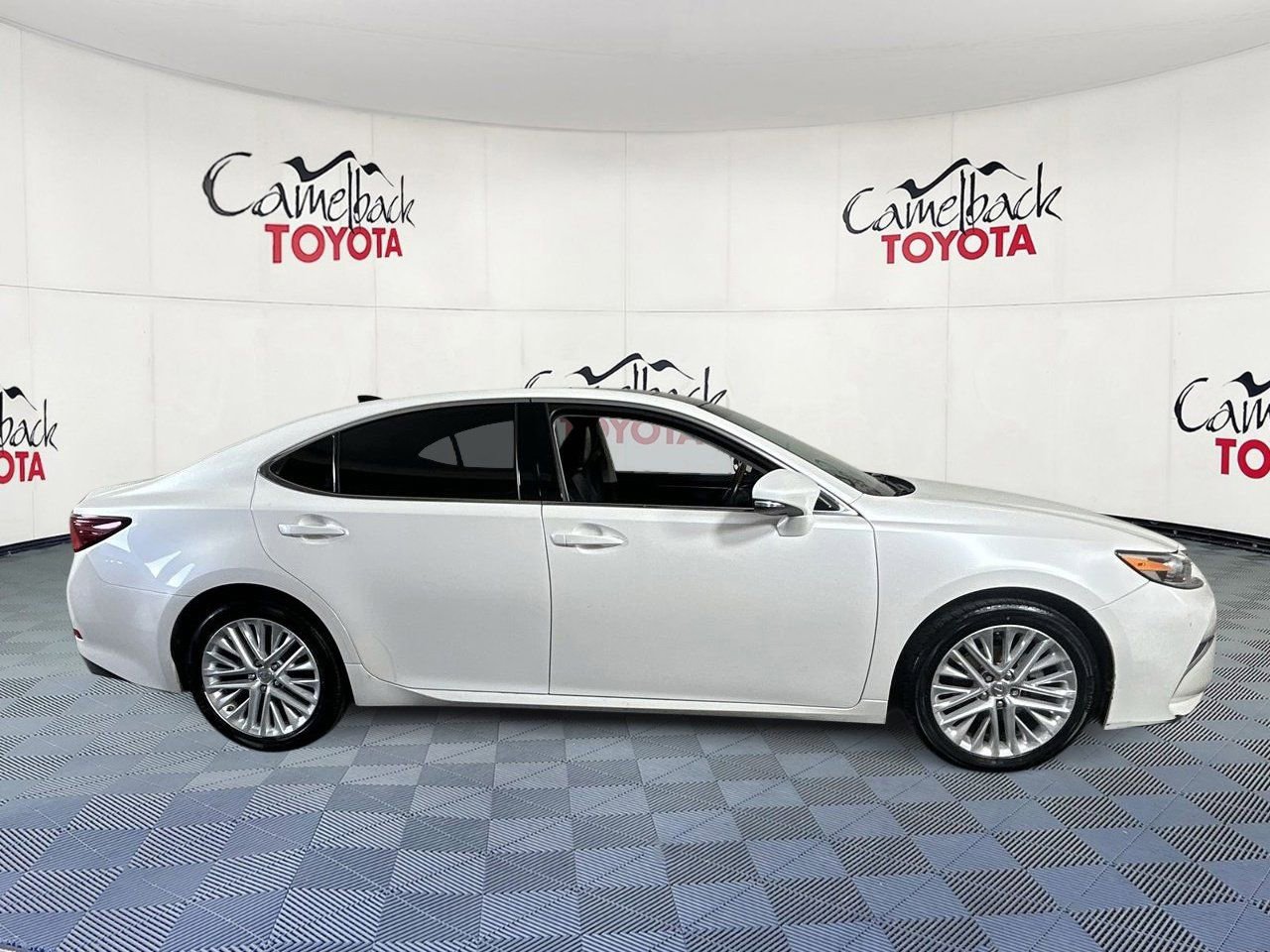 Used 2017 Lexus ES 350 w/ Luxury Package FWD image 9