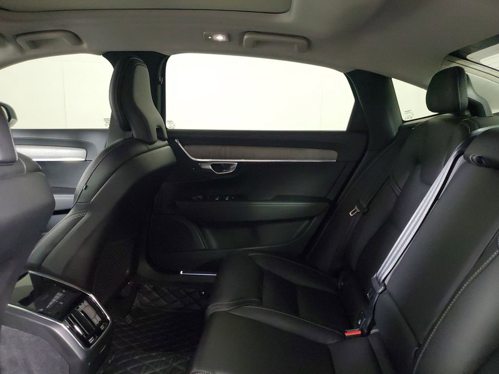 Used 2022 Volvo S90 B6 Inscription w/ Advanced Package image 14