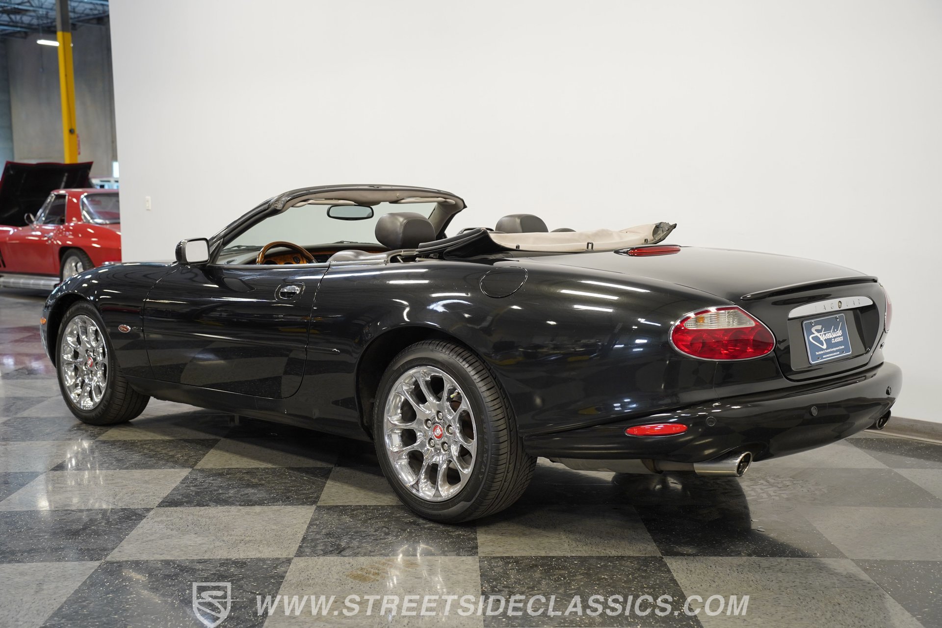 Used 2002 Jaguar XK8 Convertible image 7