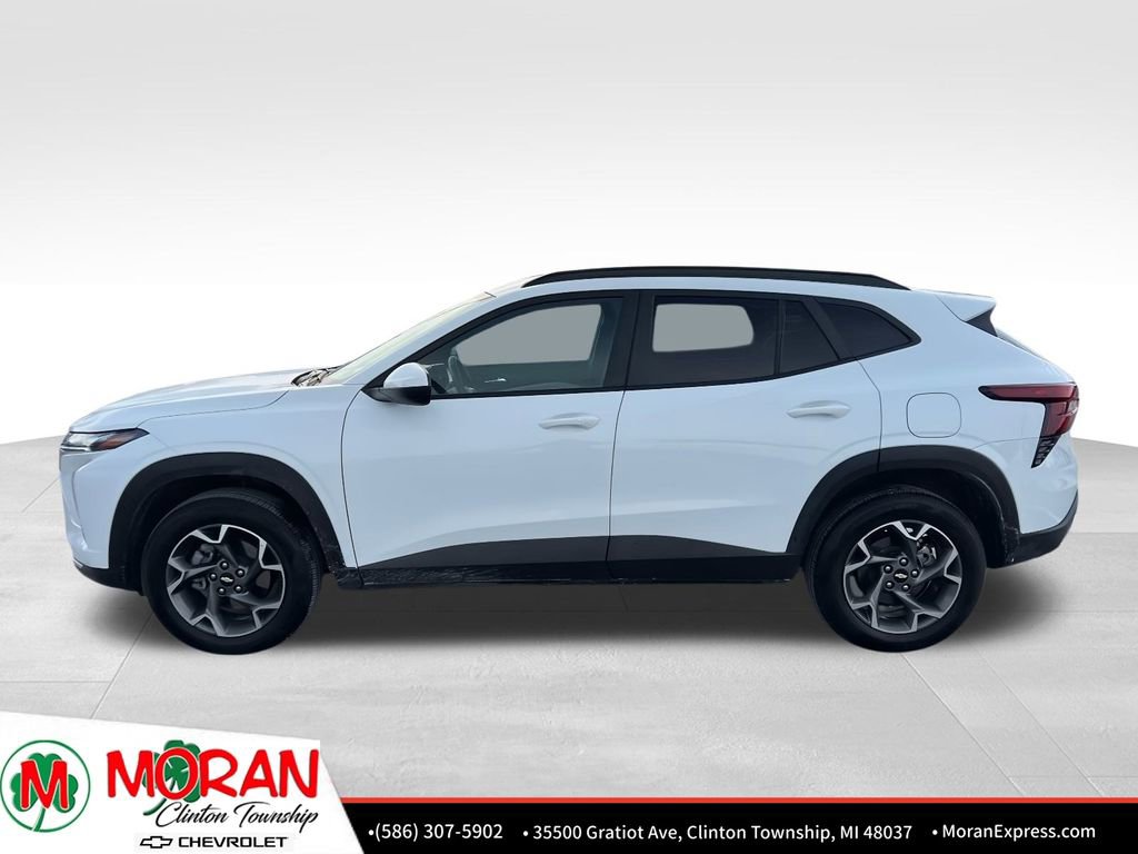 Certified 2025 Chevrolet Trax LT w/ Driver Confidence Package image 3