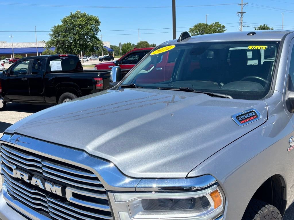 Used 2024 RAM 2500 Laramie AWD/4WD image 5
