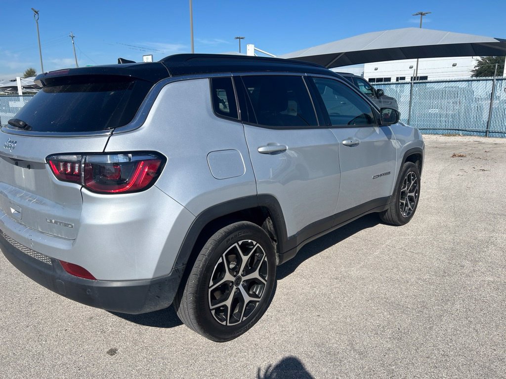 Used 2025 Jeep Compass Limited AWD/4WD image 8
