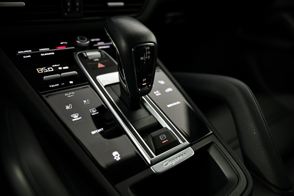 Used 2023 Porsche Cayenne image 38