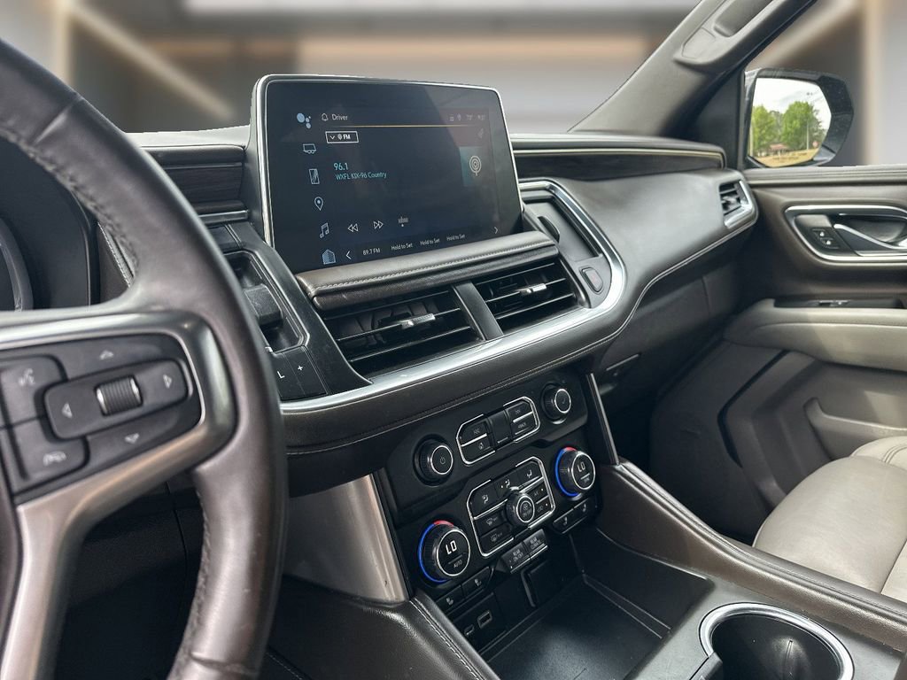 Used 2023 Chevrolet Suburban LT w/ Luxury Package AWD/4WD image 9