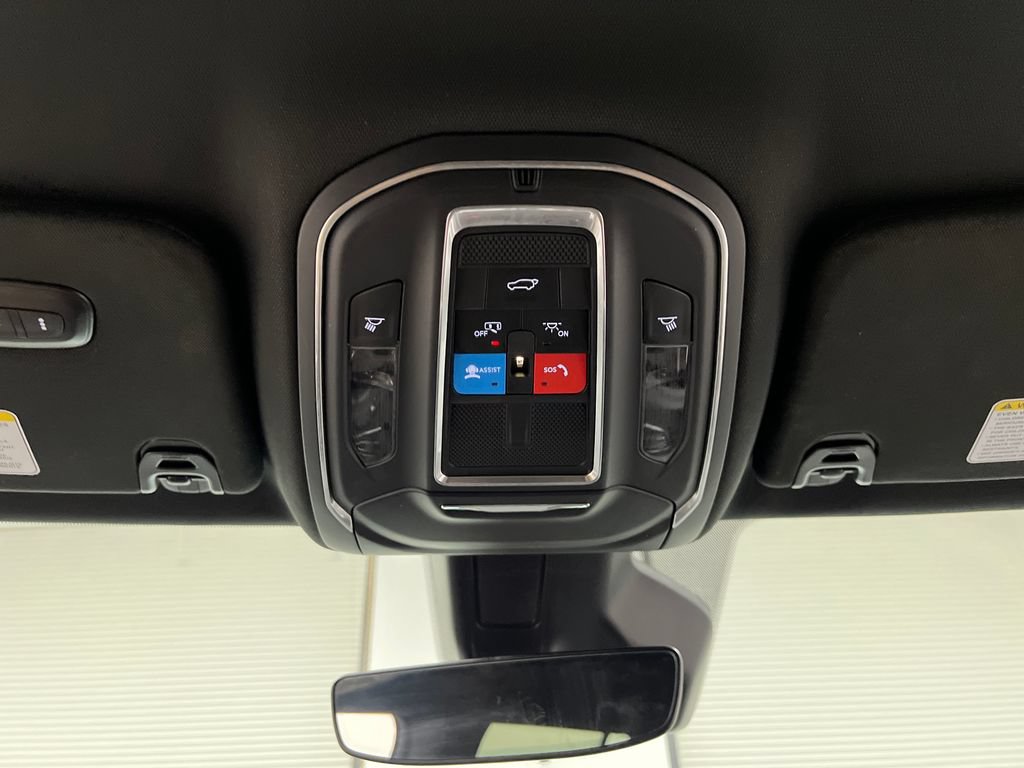 Used 2024 Jeep Wagoneer Series III AWD/4WD image 78
