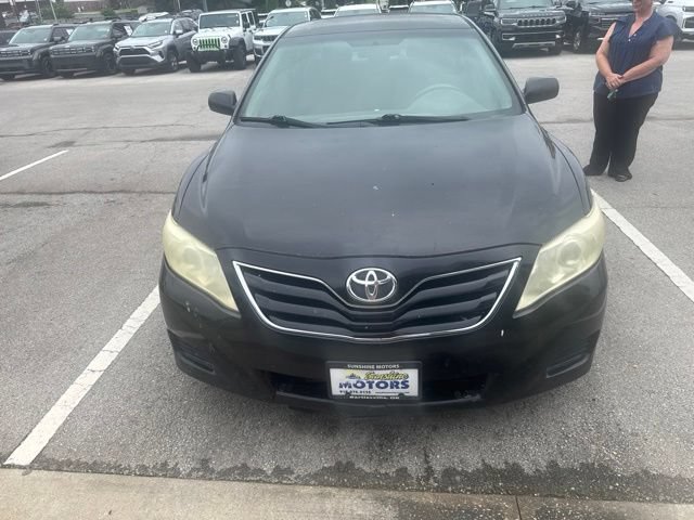 Used 2010 Toyota Camry LE FWD image 1