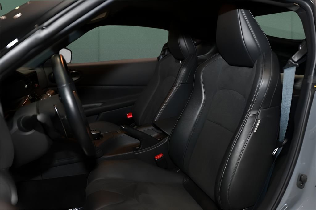 Used 2024 Nissan Z Performance w/ Floor Mat Package image 2