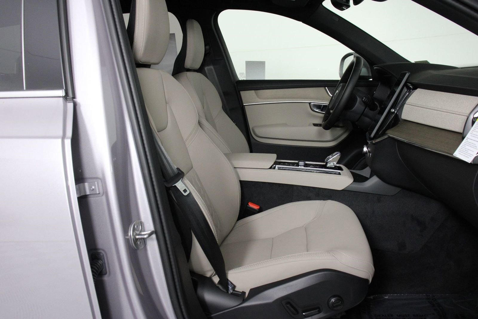 New 2026 Volvo XC90 B5 Plus w/ Protection Package image 10