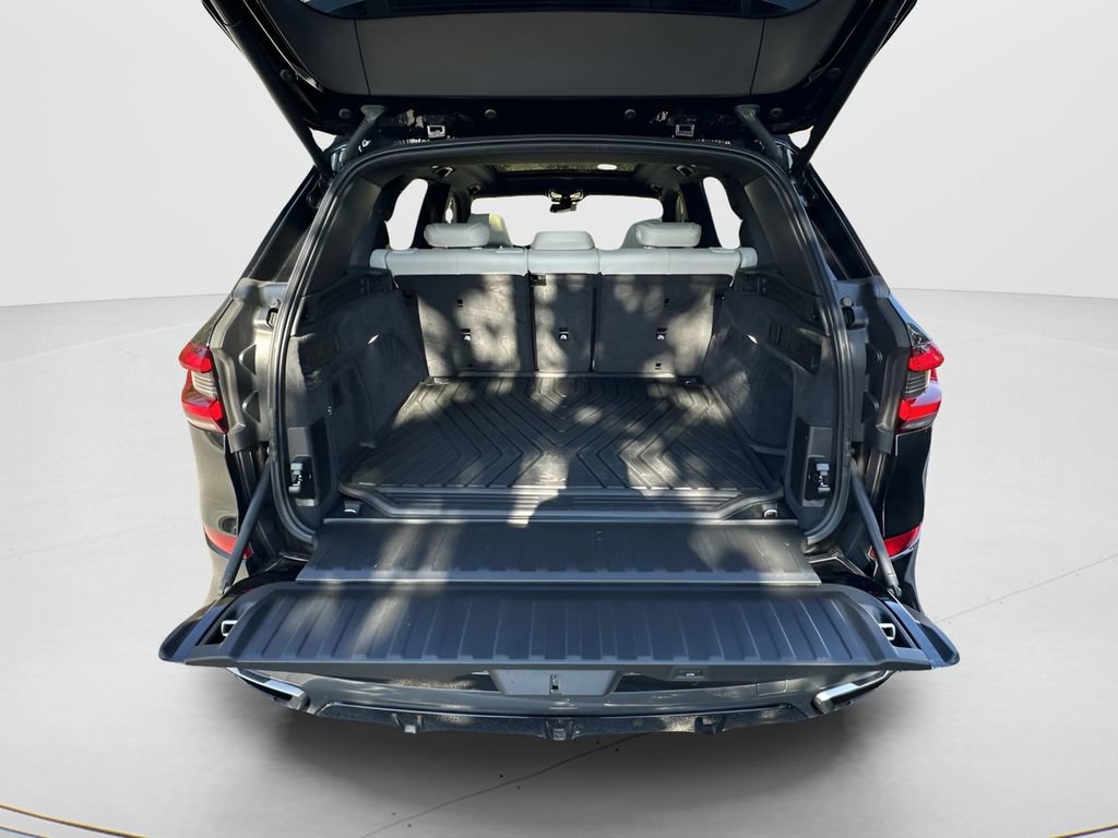 Used 2022 BMW X5 M50i image 28