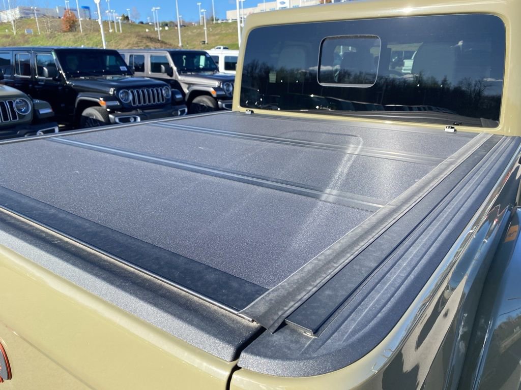 New 2025 Jeep Gladiator Mojave image 17