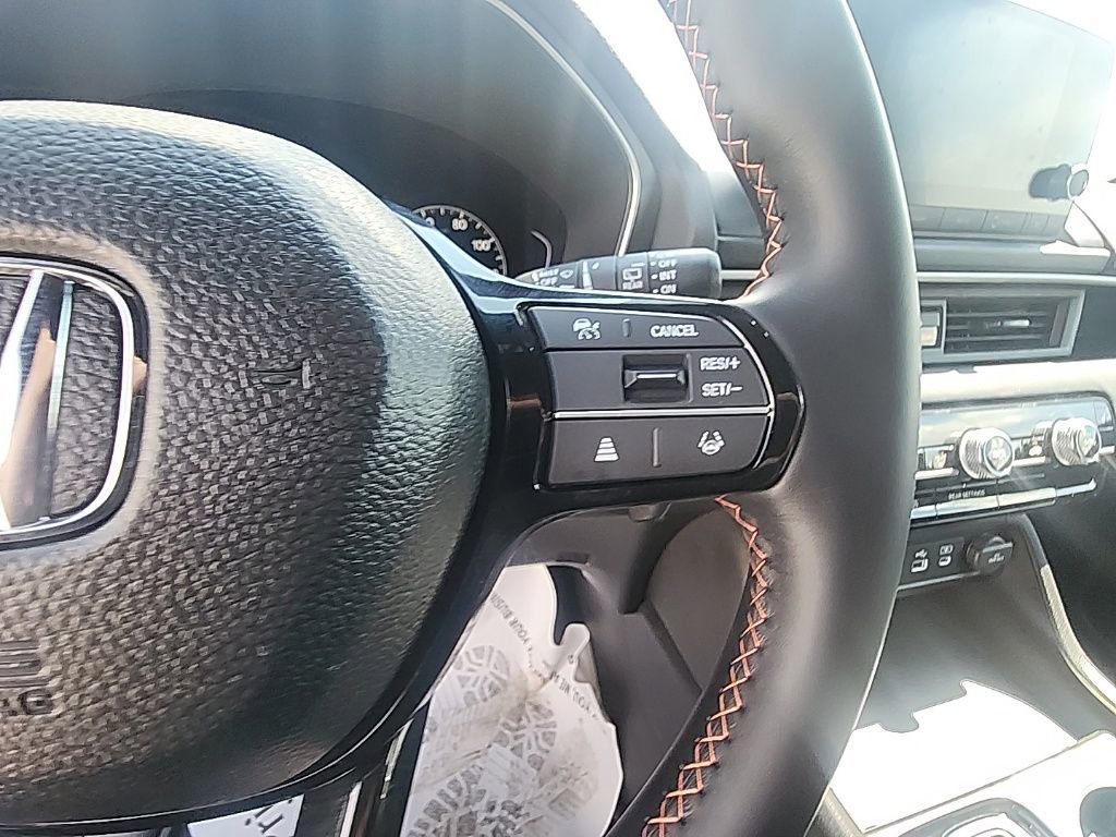 Certified 2025 Honda Pilot Sport image 18