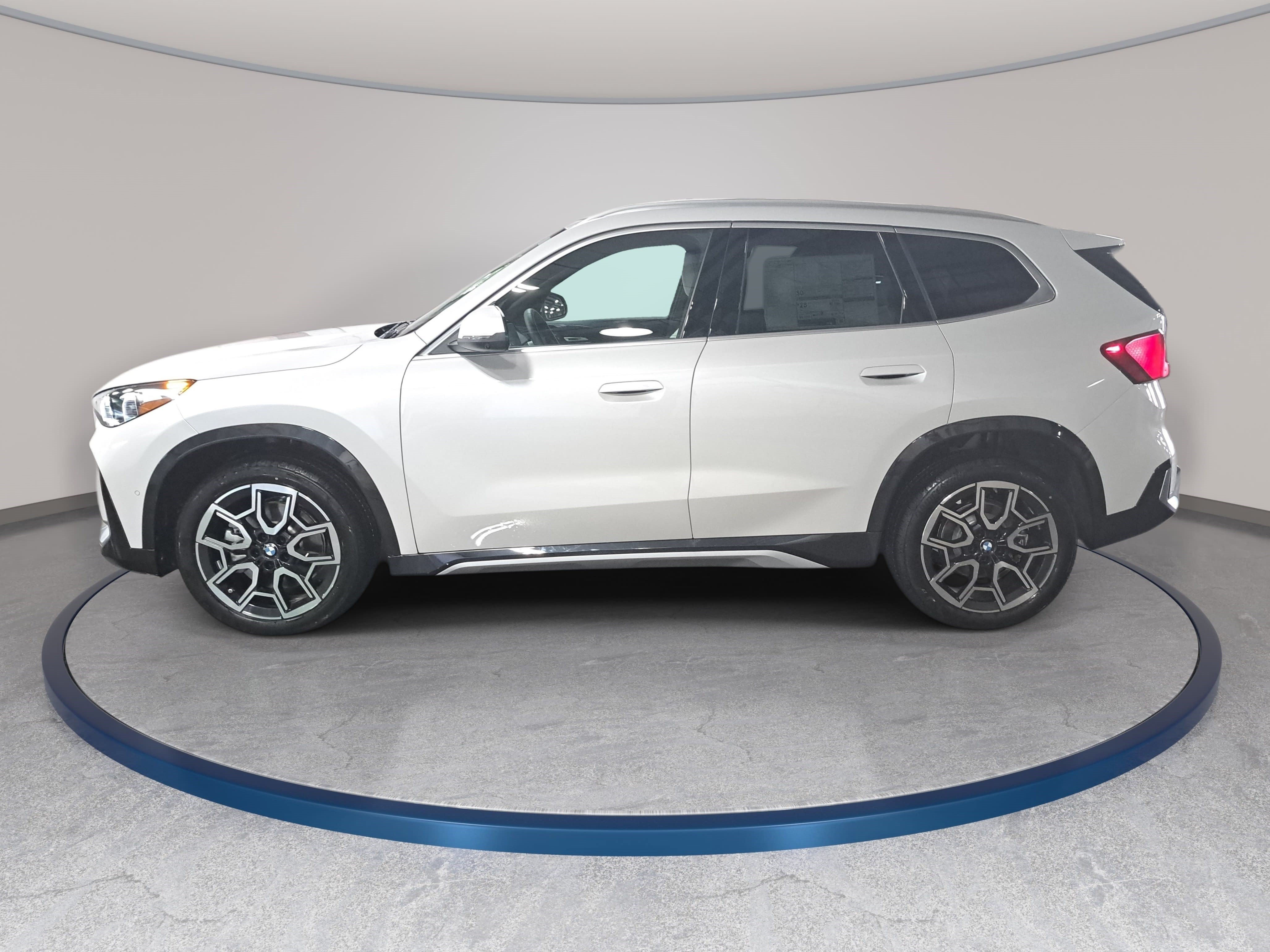 New 2026 BMW X1 xDrive28i w/ Technology Package AWD/4WD image 8