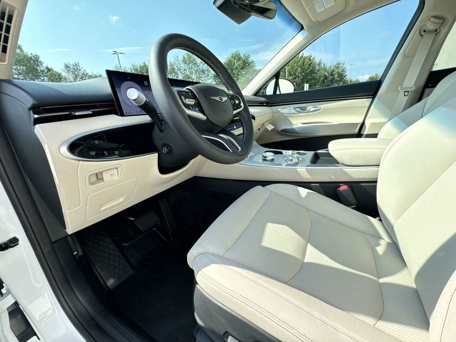 New 2026 Genesis GV70 2.5T Select AWD/4WD image 15