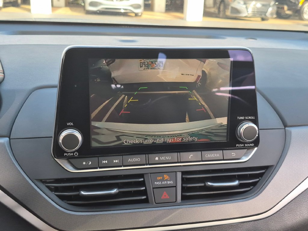 Used 2025 Nissan Altima 2.5 SV FWD image 17