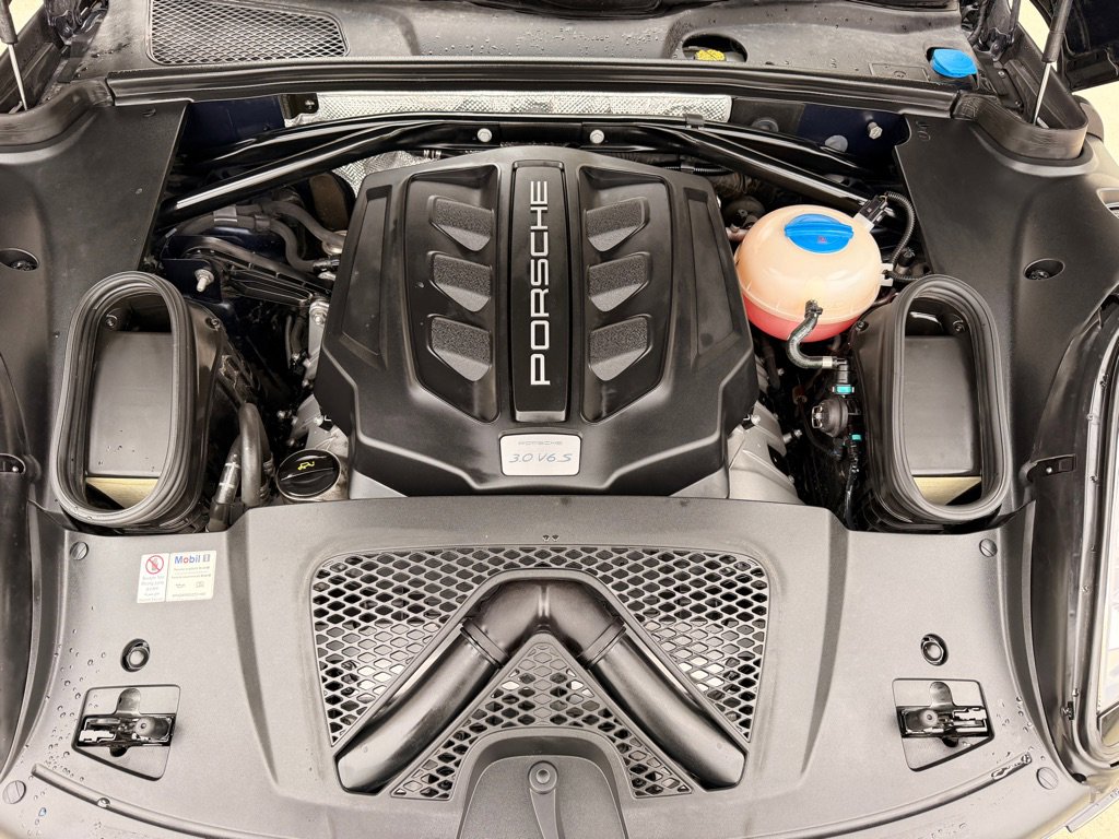 Used 2017 Porsche Macan S image 22