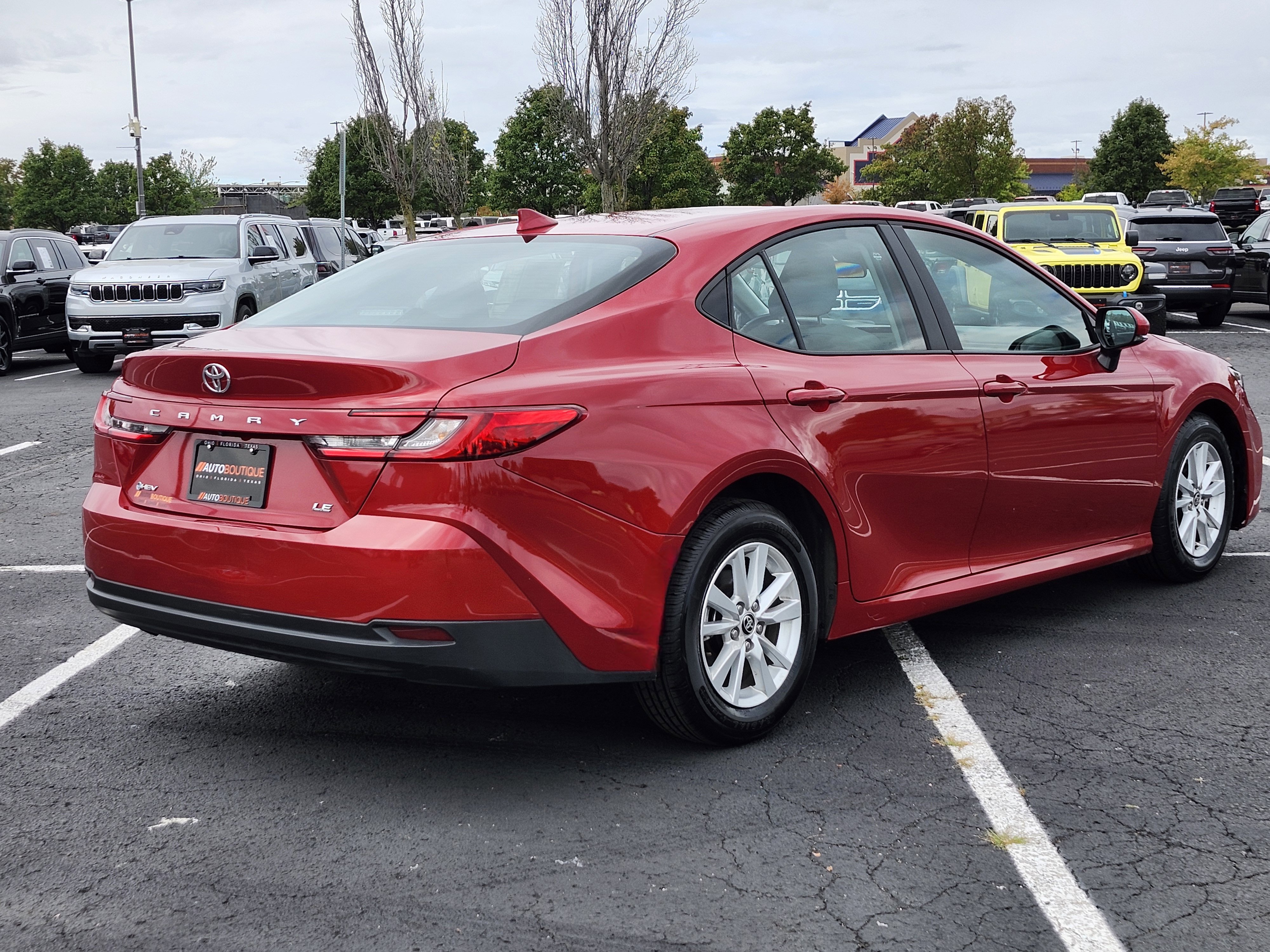 Used 2025 Toyota Camry LE image 10