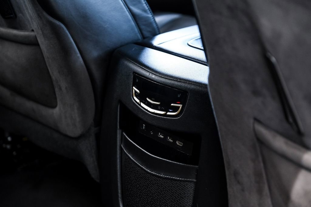 Used 2019 Cadillac Escalade ESV Platinum image 38