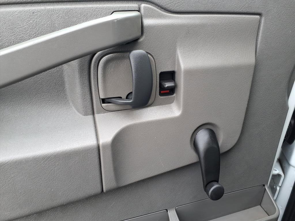 Used 2021 Chevrolet Express 3500 image 4