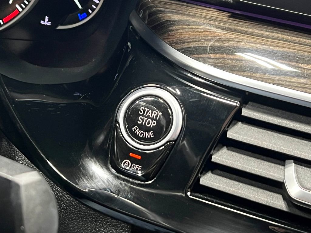 Used 2018 BMW M550i xDrive image 22