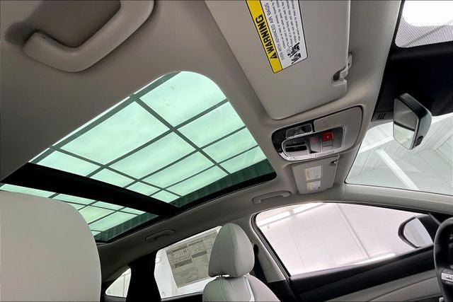 Certified 2025 Hyundai Tucson Limited AWD/4WD image 10