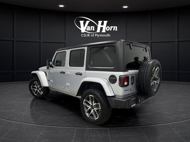 Used 2024 Jeep Wrangler Unlimited image 3