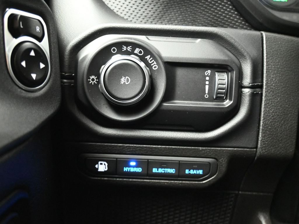 Used 2024 Jeep Wrangler Unlimited Rubicon 4xe image 27