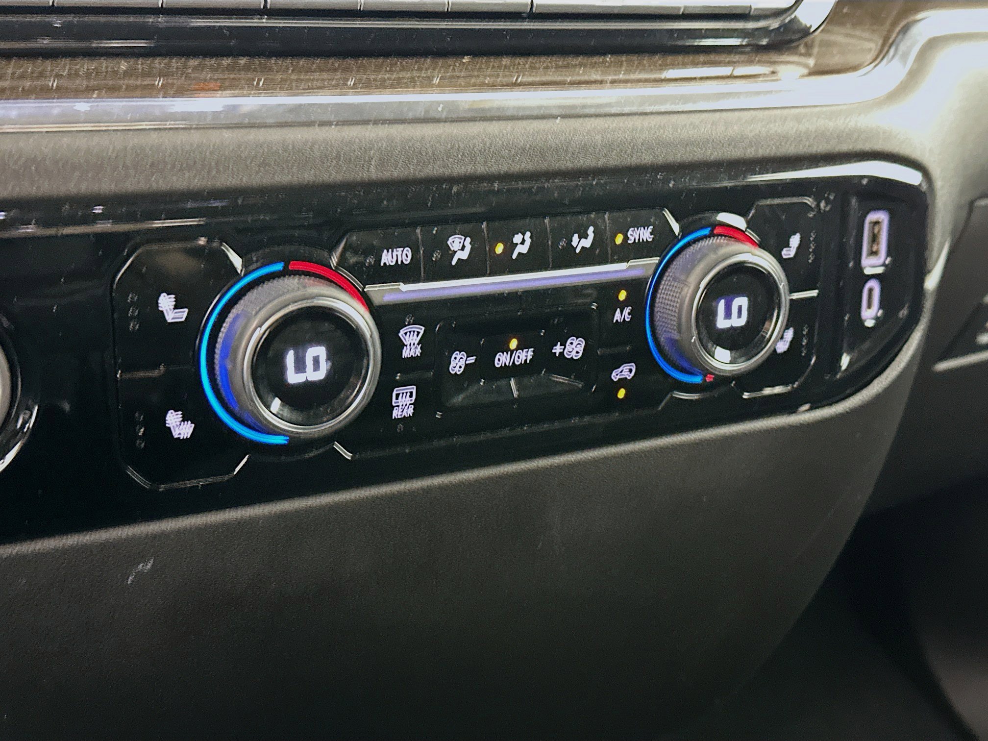 Used 2023 Chevrolet Silverado 1500 LT image 24