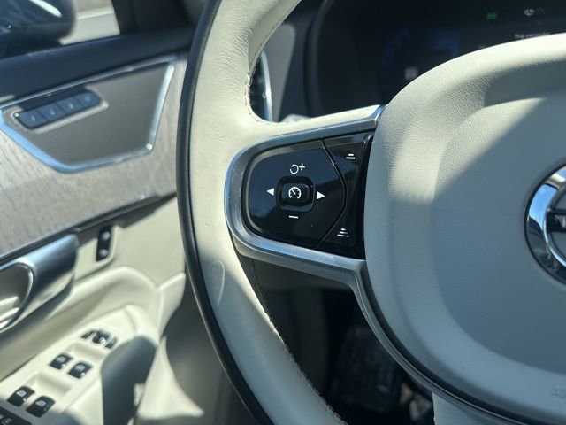Certified 2023 Volvo XC90 B6 Plus image 28