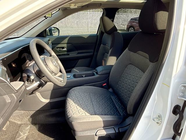 New 2026 Nissan Kicks SV w/ SV Premium Package image 9