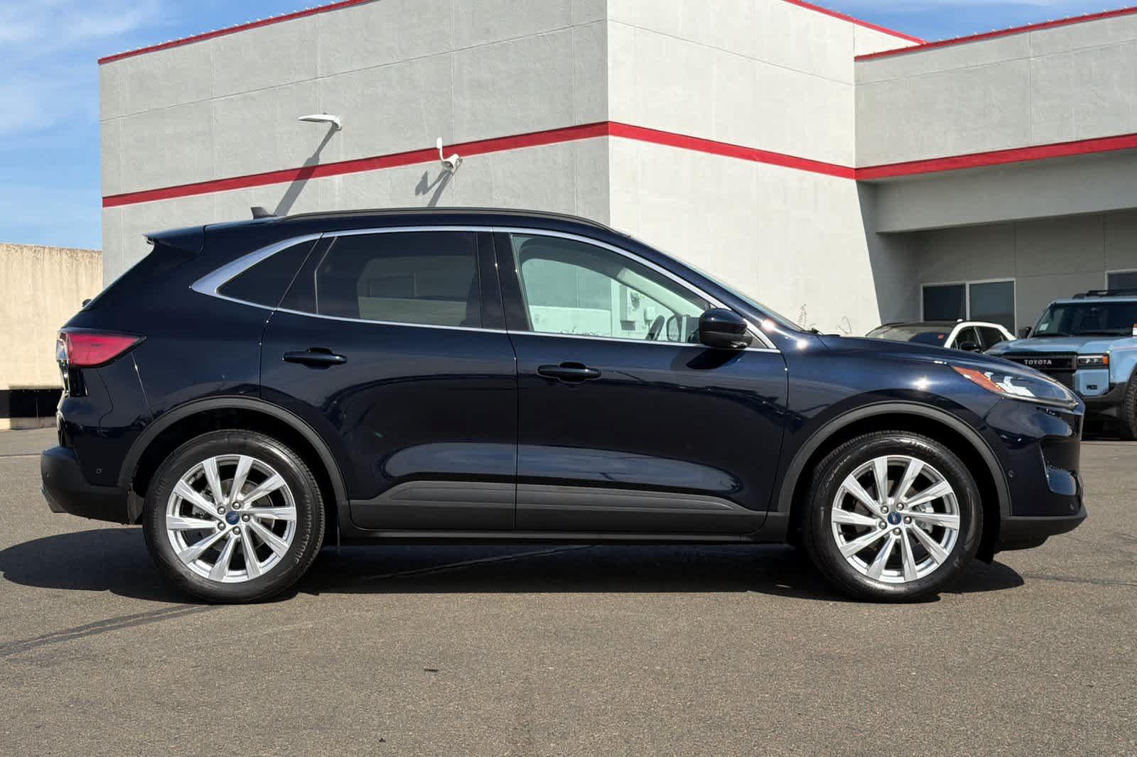 Used 2021 Ford Escape Titanium w/ Titanium Elite Package AWD/4WD image 6