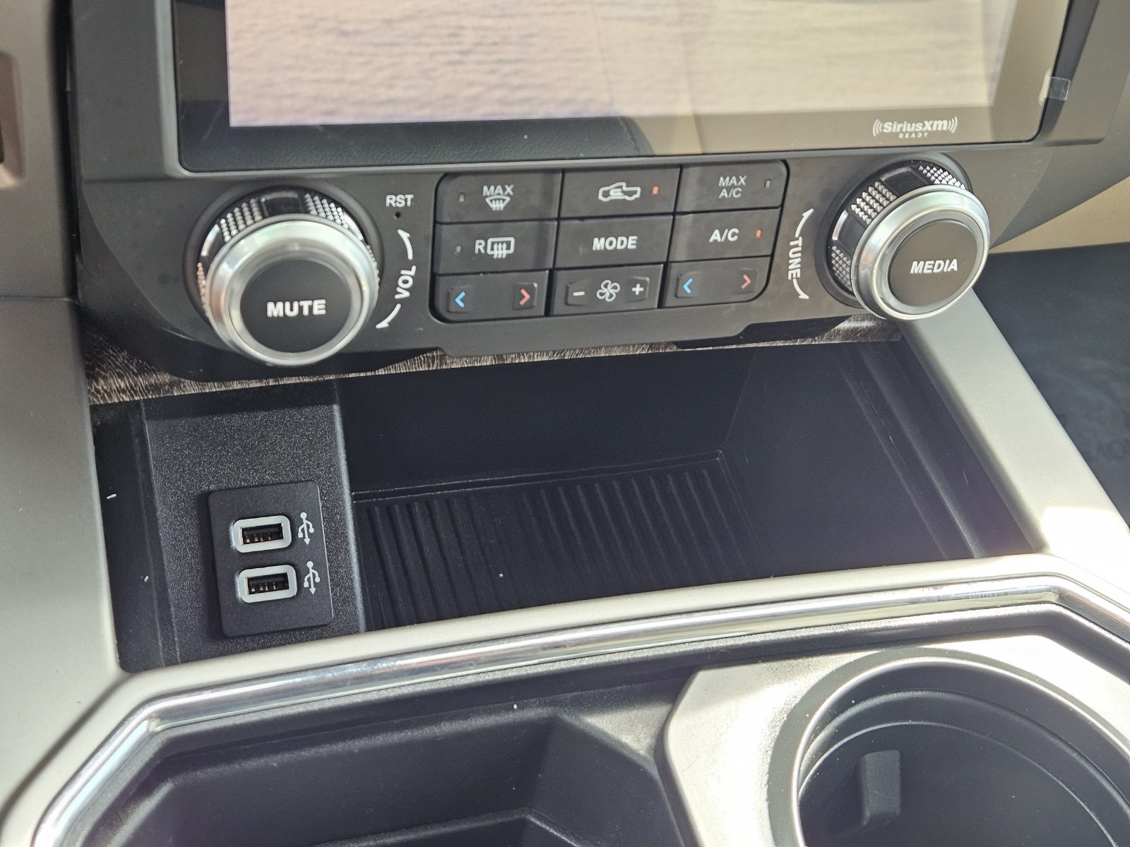 Used 2018 Ford F250 Lariat w/ Lariat Ultimate Package AWD/4WD image 24