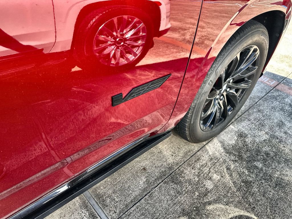 Used 2023 Cadillac Escalade V image 9