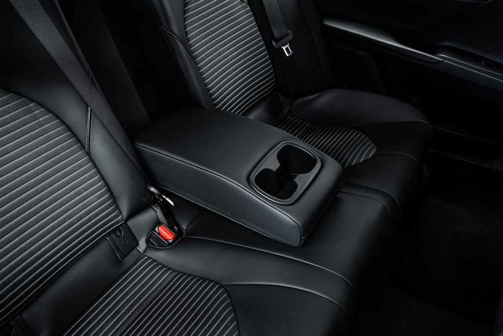 Used 2022 Toyota Camry SE w/ Convenience Package FWD image 23