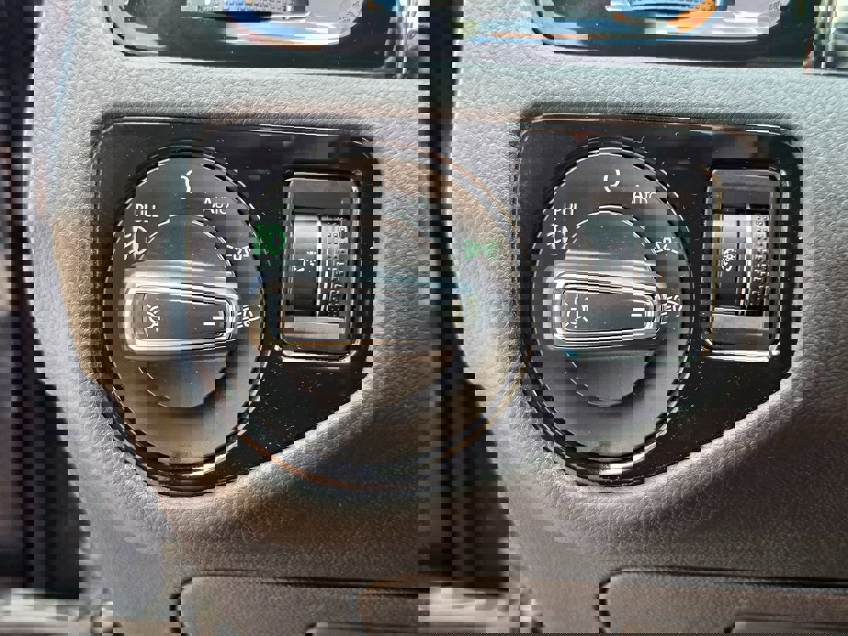 Used 2021 Volkswagen GTI SE image 47