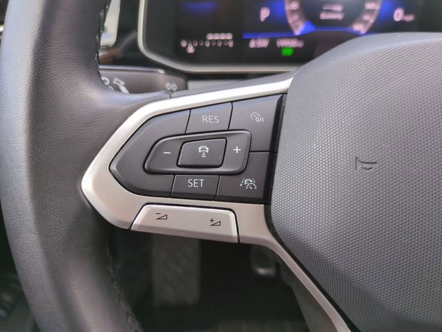 Used 2025 Volkswagen Jetta SE FWD image 28