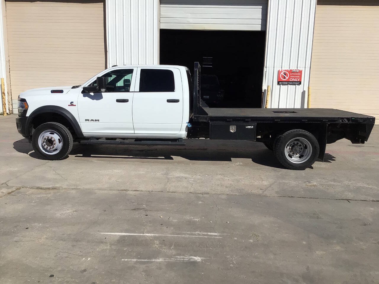 Used 2022 RAM 5500 Tradesman w/ Max Tow Package AWD/4WD image 6