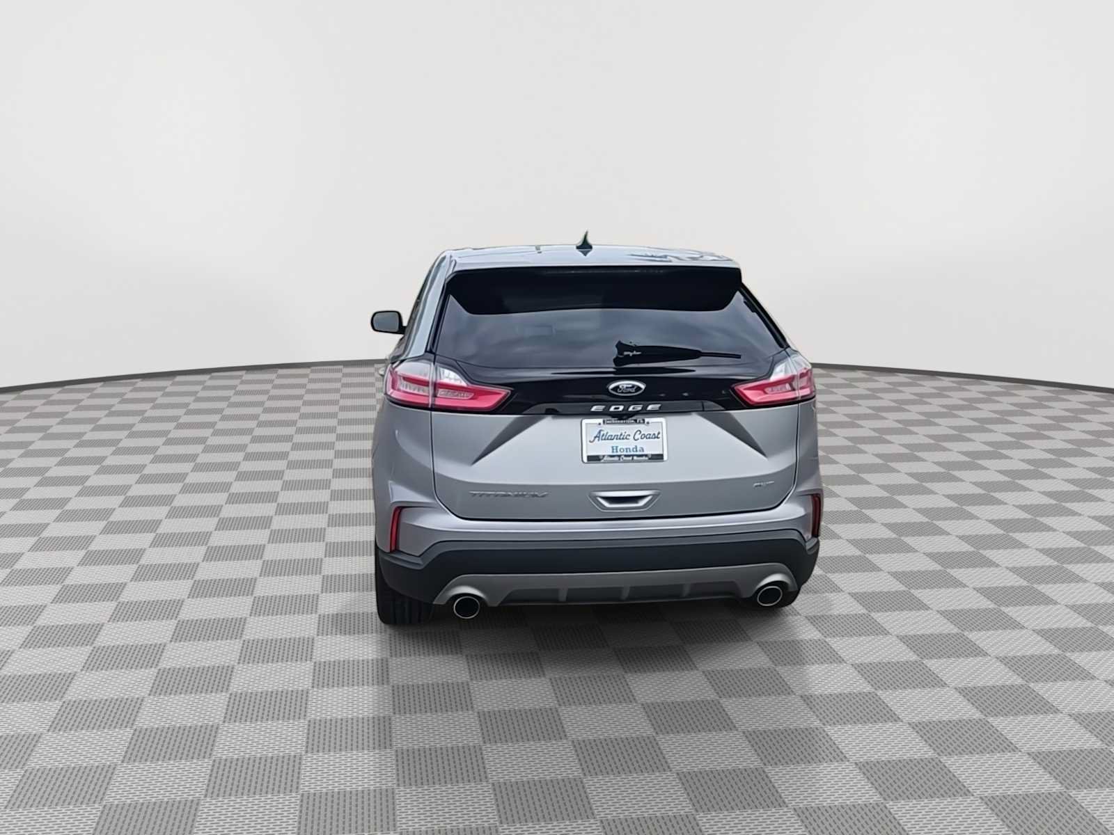 Used 2022 Ford Edge Titanium AWD/4WD image 7