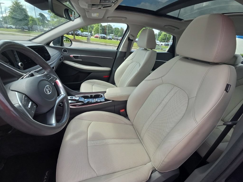 Used 2023 Hyundai Sonata Limited w/ Preferred Accessory Package FWD image 18