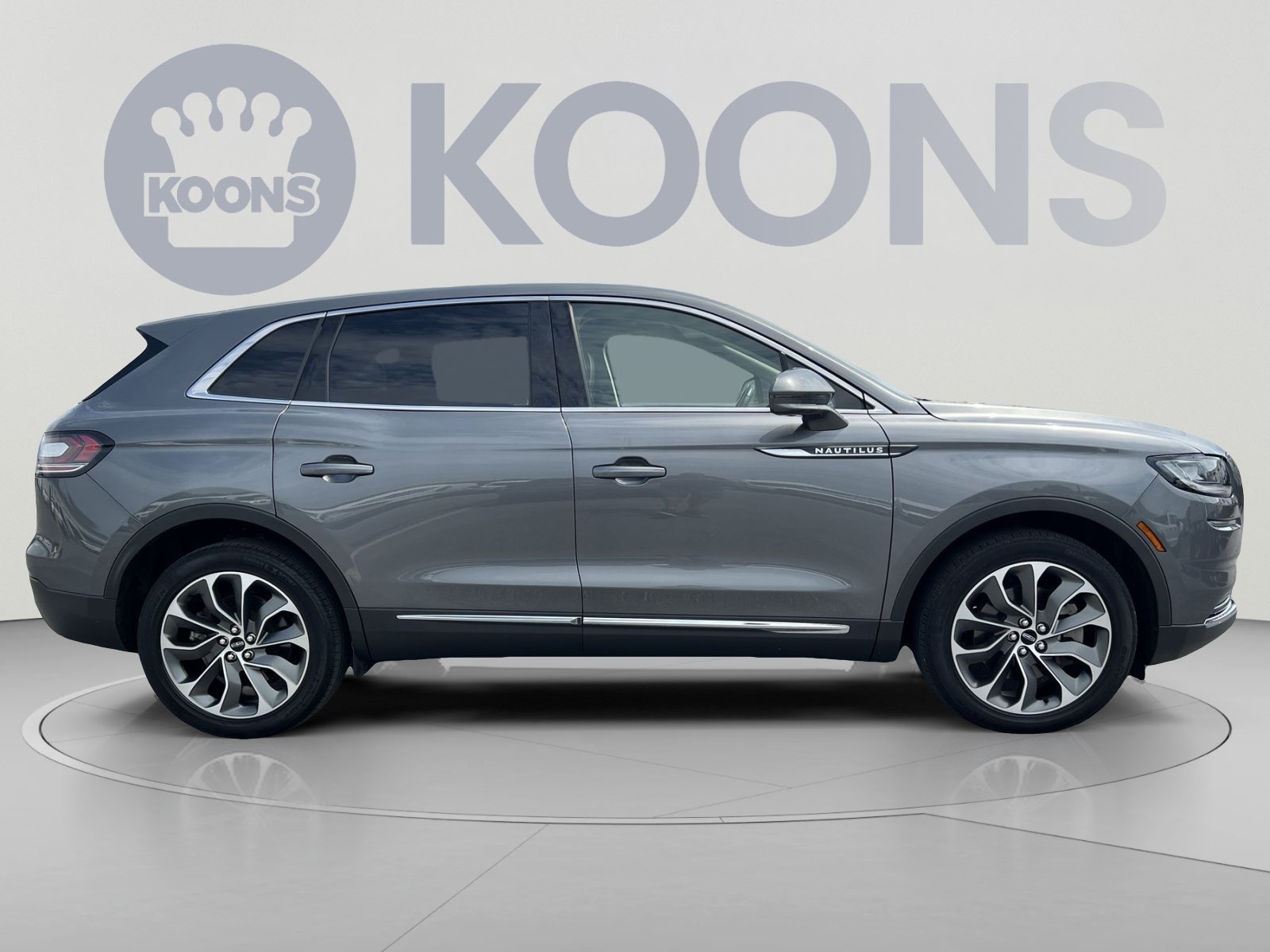 Used 2023 Lincoln Nautilus Reserve AWD/4WD image 8