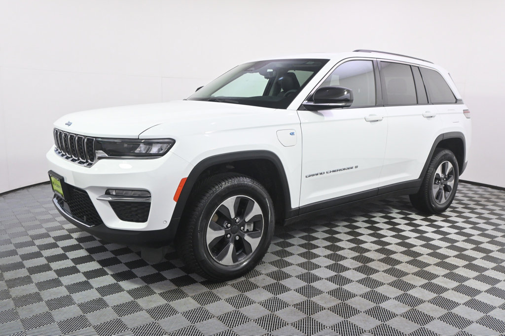 Used 2022 Jeep Grand Cherokee Limited 4xe w/ Luxury Tech Group II AWD/4WD image 2