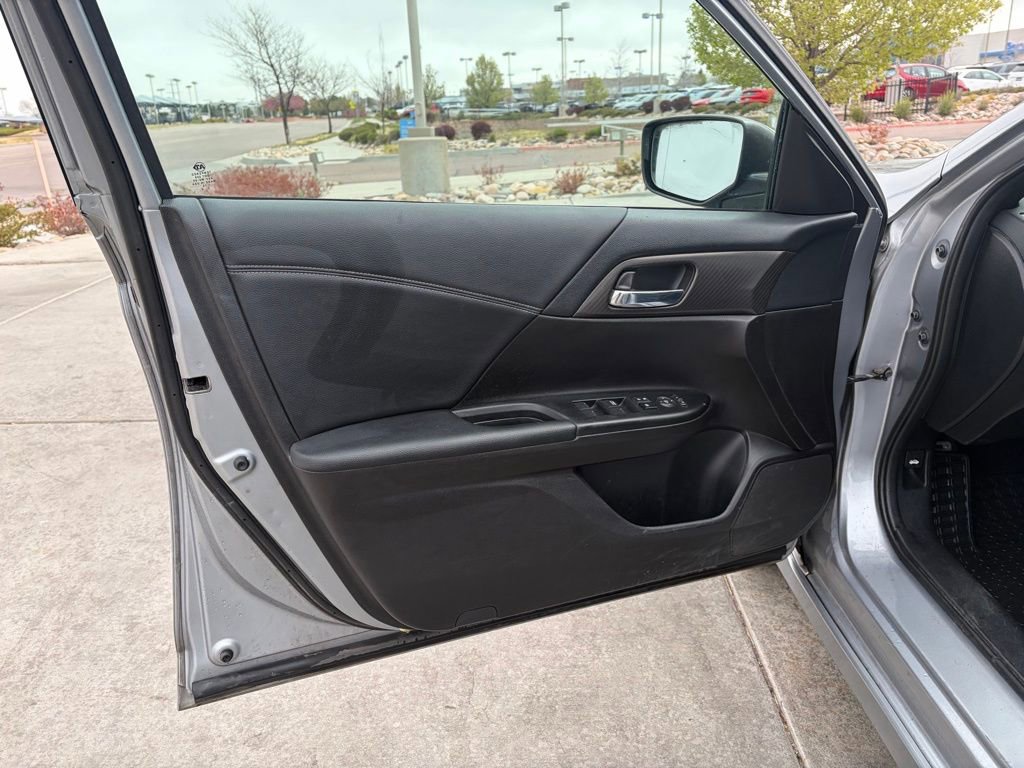 Used 2016 Honda Accord Sport image 12