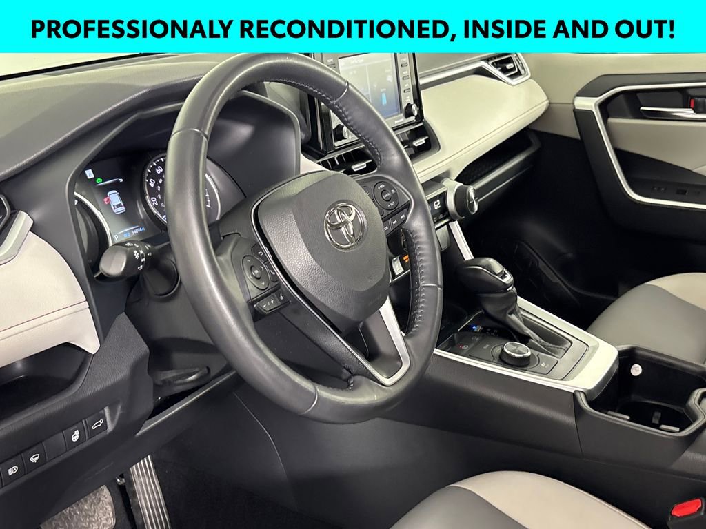 Certified 2022 Toyota RAV4 XLE Premium AWD/4WD image 7