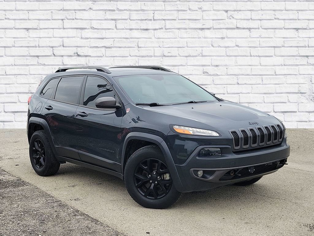 Used 2016 Jeep Cherokee Trailhawk w/ Comfort/Convenience Group