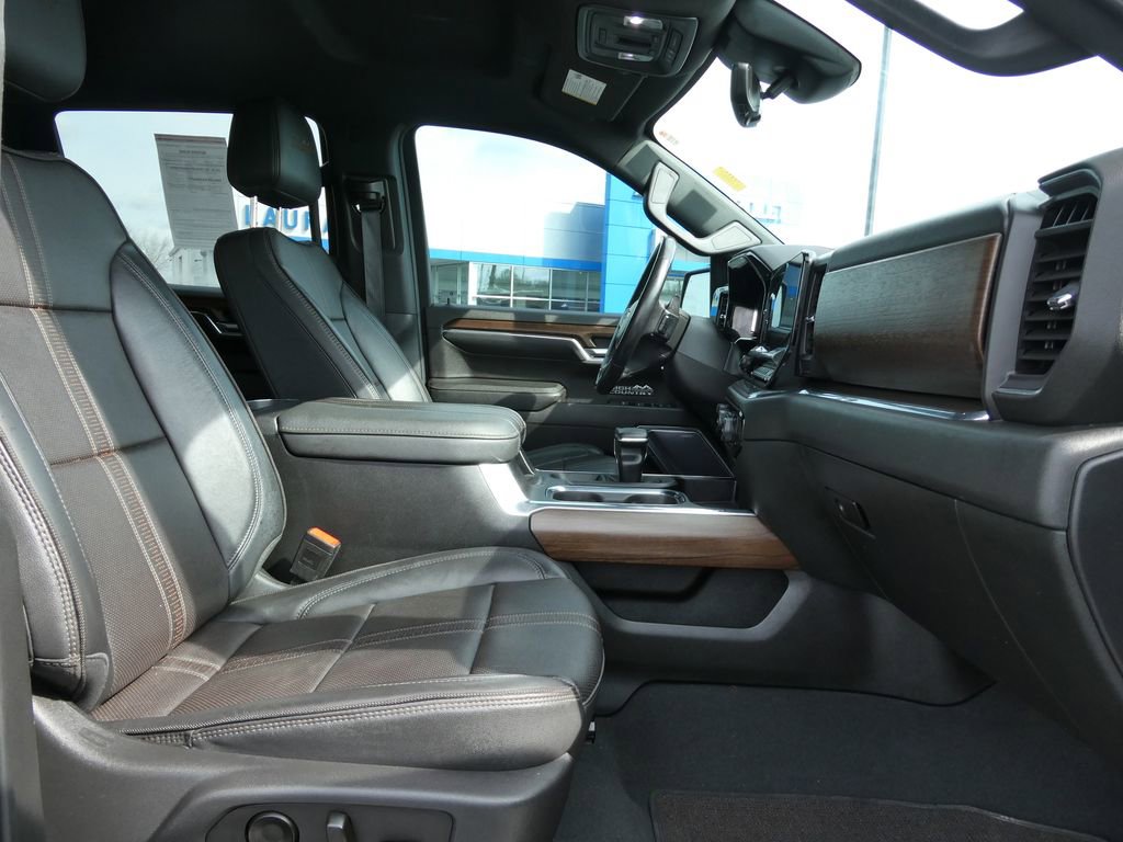Used 2023 Chevrolet Silverado 1500 High Country w/ Technology Package AWD/4WD image 10
