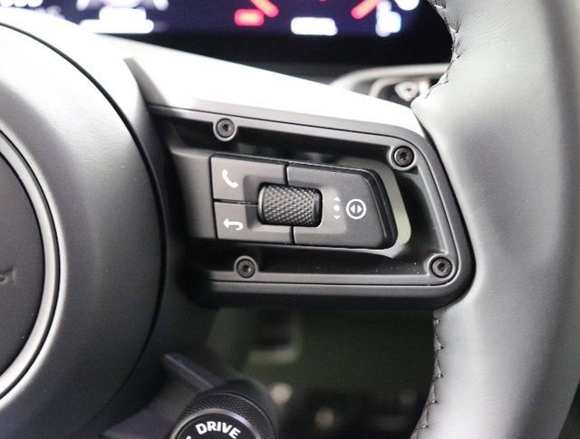 Used 2025 Porsche Macan 4S Electric image 35